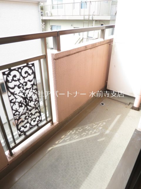 バルコニー　洗濯物を十分に干すスペースがございます！