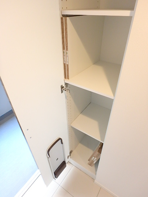 収納　傘やブーツも収納できるシューズクローゼット