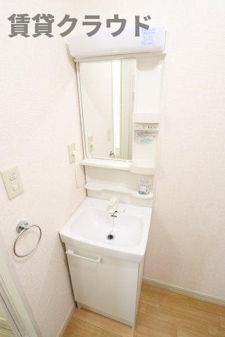洗面設備　使いやすい洗面所です