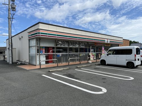 コンビニ　セブンイレブン 八代宮地町店（コンビニ）まで900m