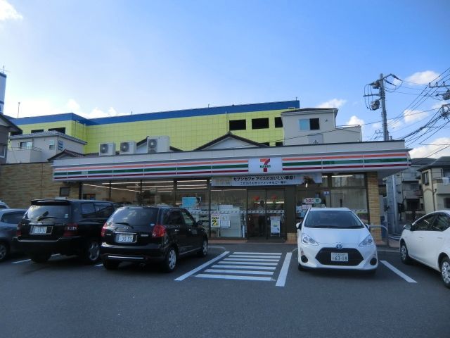 コンビニ　セブンイレブン（コンビニ）まで478m