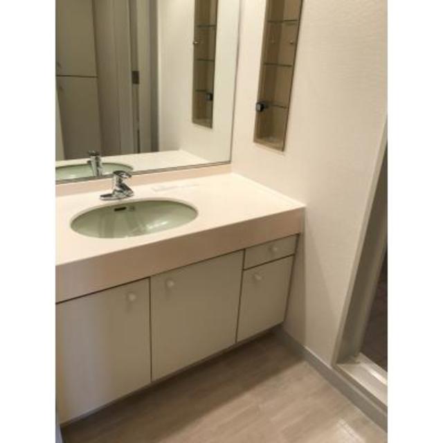 洗面設備　※写真は同タイプ住戸です。