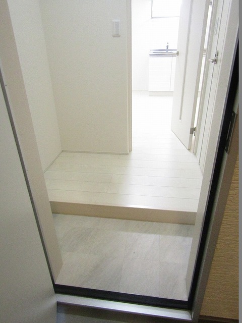 玄関　同一施工会社同一仕様写真