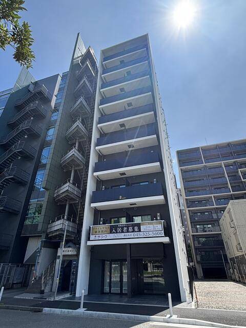 建物外観　オートロック完備
