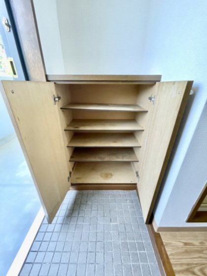 玄関　※別の部屋の写真です。