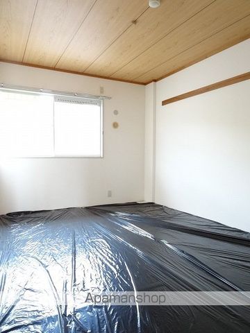 地下鉄七隈線 福大前駅 徒歩61分 2階建 築33年の玄関写真