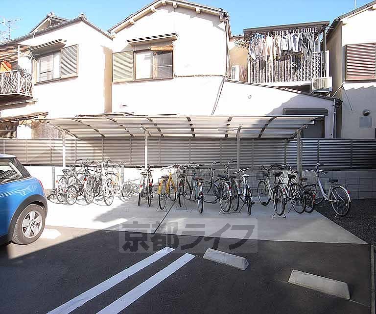 その他共有部分　屋根付き駐輪場です。