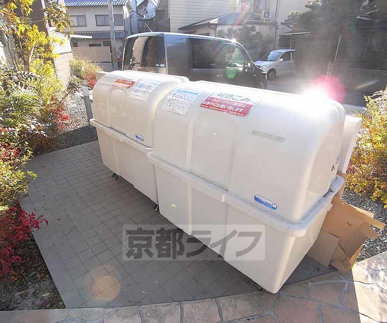 その他　敷地内ゴミ捨て場です。