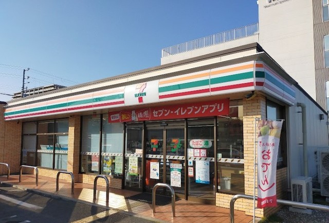 コンビニ　セブンイレブン松原天美東店（コンビニ）まで215m