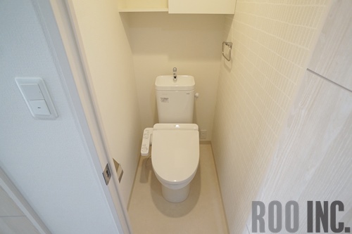 トイレ　写真は反転のお部屋です