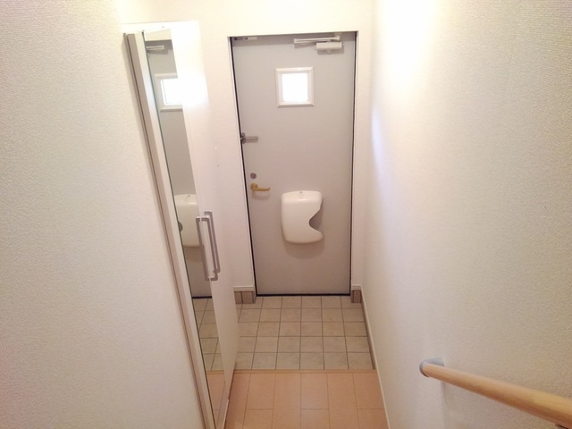 プラシードの玄関写真