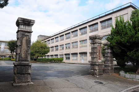 中学校　福知山市立南陵中学校（中学校）まで2027m