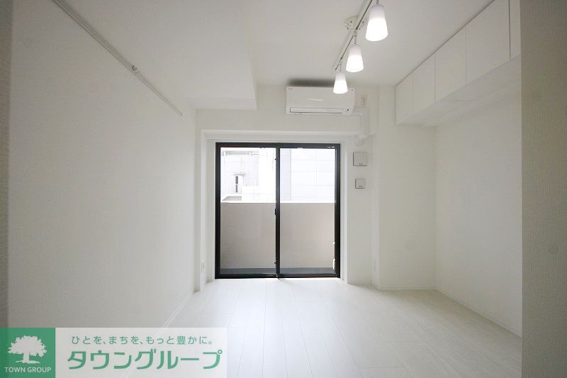 ＪＲ山手線 大塚駅 徒歩9分 12階建 築5年の居間写真