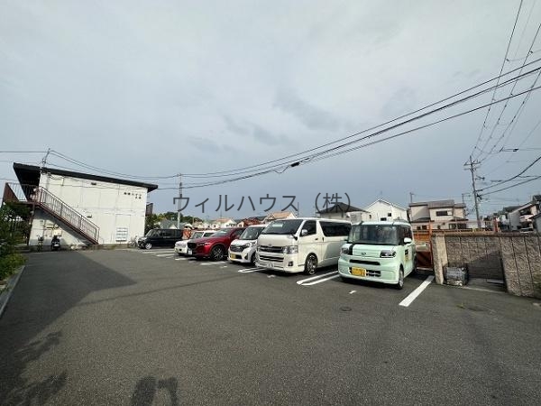 駐車場　敷地内駐車場！