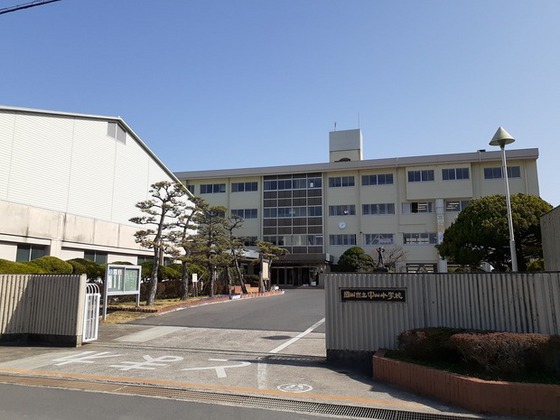 小学校　岡山市立中山小学校（小学校）まで1656m