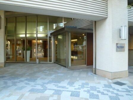 エントランス　清潔なエントランスです