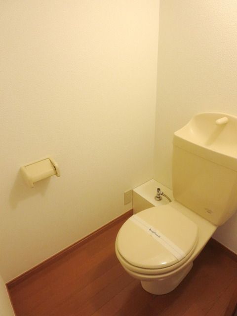 レオパレスジャスミンのトイレ写真