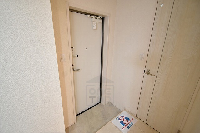 フジパレス服部天神の玄関写真