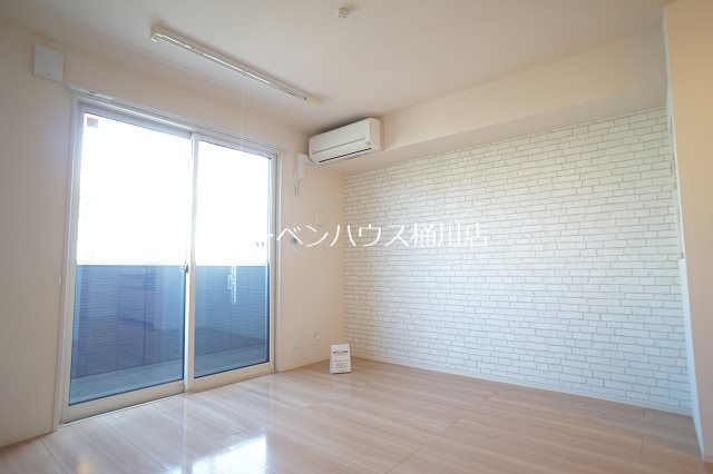 居室・リビング　レーベンハウス桶川店へ　048-787-5511
