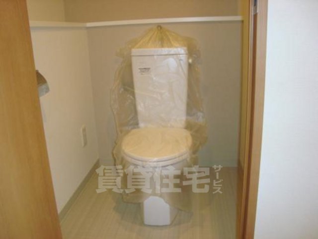 北大阪急行 千里中央駅 徒歩25分 10階建 築18年のトイレ写真