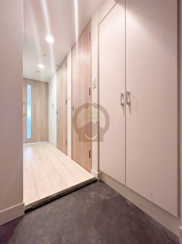 地下鉄堺筋線 北浜駅 徒歩3分 15階建 築13年の玄関写真