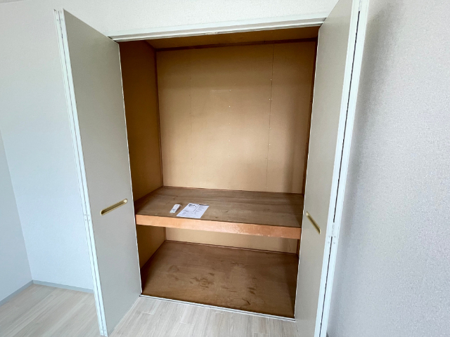 収納　北側洋室の収納です