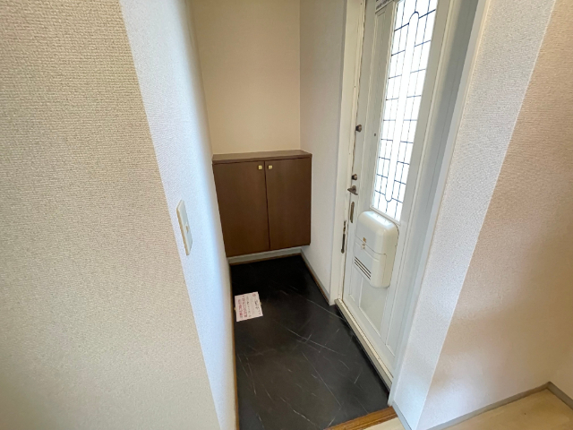 玄関　下駄箱付きの玄関です