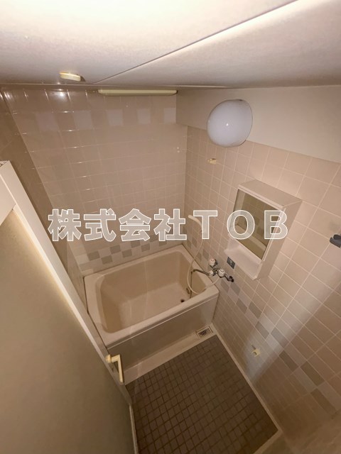 京王井の頭線 三鷹台駅 徒歩20分 3階建 築32年の風呂写真