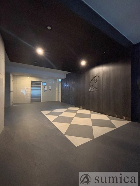 ロビー　落ち着いたエントランス。マンションを演出します。