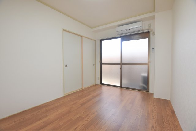 シャルマン加美東の居間写真