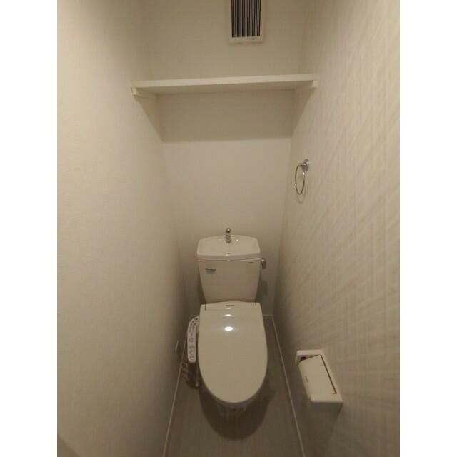 東京メトロ丸ノ内線 西新宿駅 徒歩9分 2階建 築11年のトイレ写真