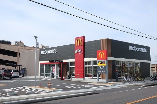 飲食店　マクドナルド（飲食店）まで800m