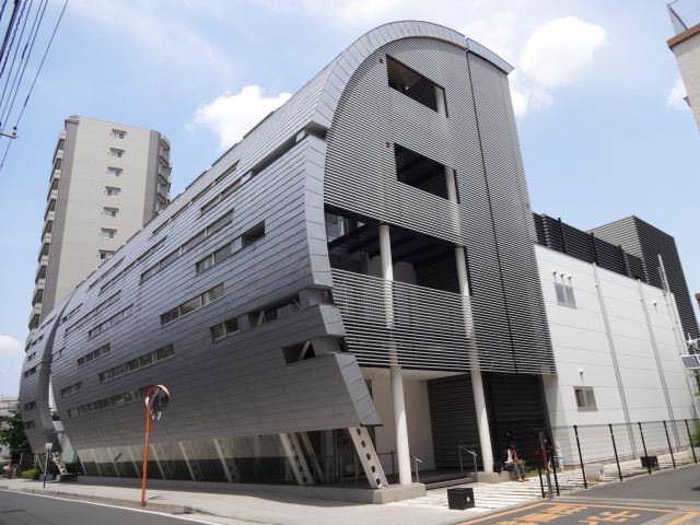 図書館　元町図書館（図書館）まで680m