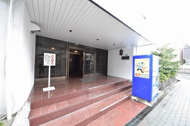 地下鉄御堂筋線 東三国駅 徒歩8分 5階建 築50年の外観写真