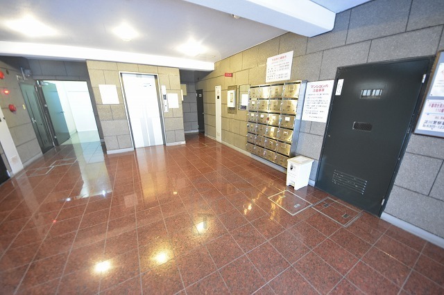 地下鉄御堂筋線 東三国駅 徒歩8分 5階建 築50年の外観写真
