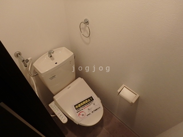 トイレ　３０５号室の写真となります。