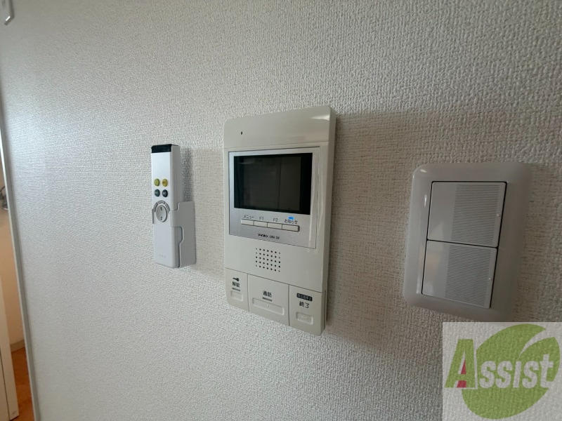 セキュリティ　ＴＶモニター付インターホンです。来客者の顔が見えるので安心！