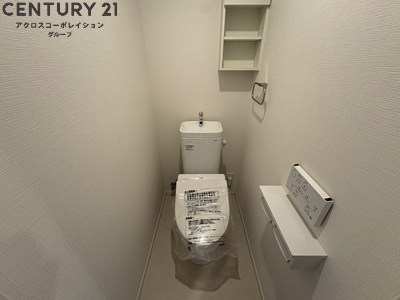 トイレ　温水洗浄便座付きのトイレです♪