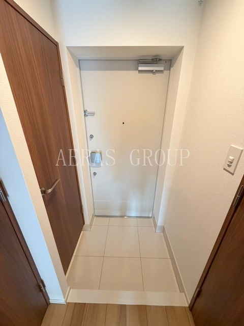 LIME RESIDENCE SHINAGAWA EASTの玄関写真