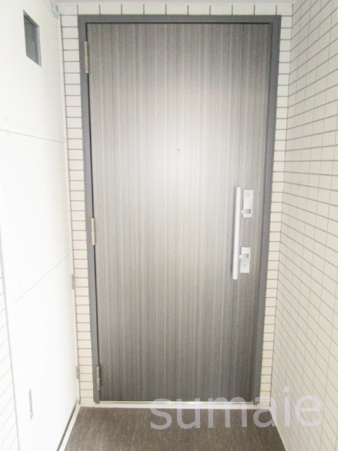 玄関　ダブルロックの玄関扉です