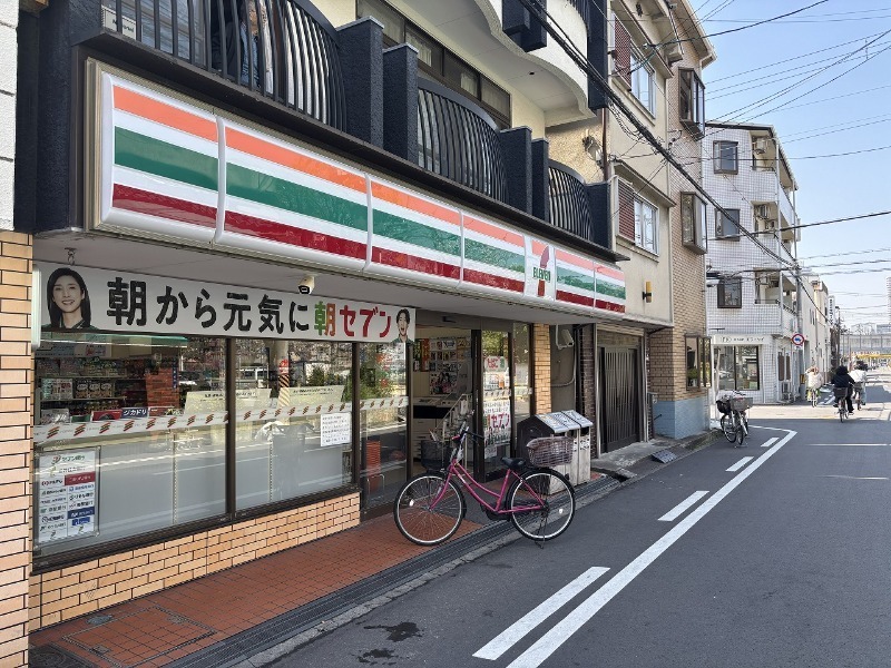 コンビニ　セブンイレブン大阪高殿2丁目店（コンビニ）まで322m