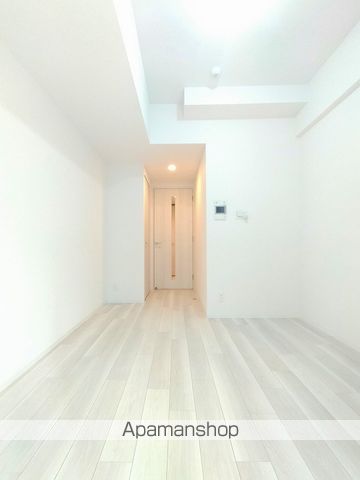 ESLEAD新大阪ラヴァーグの居間写真