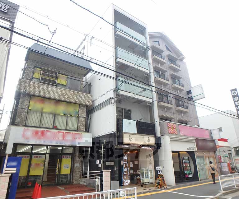 プラリア楠葉並木の外観写真