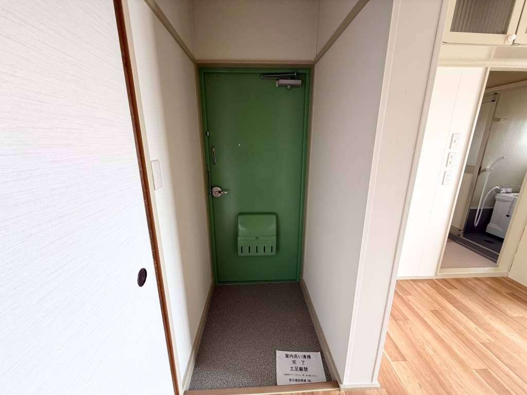 伊丹鴻池 5号棟の玄関写真