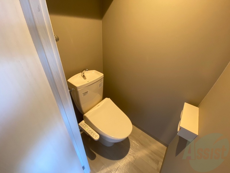 トイレ　こちらはトイレです。清潔感があり、安心して使用できます。