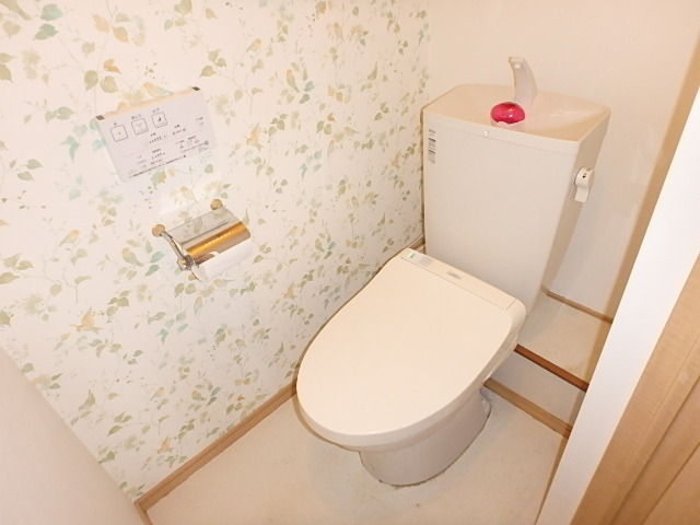 シャルムコート上池袋のトイレ写真