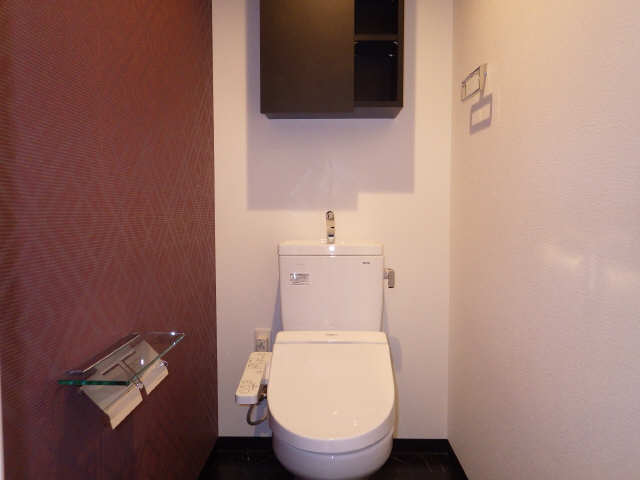 地下鉄東山線 新栄町駅 徒歩13分 12階建 築9年のトイレ写真