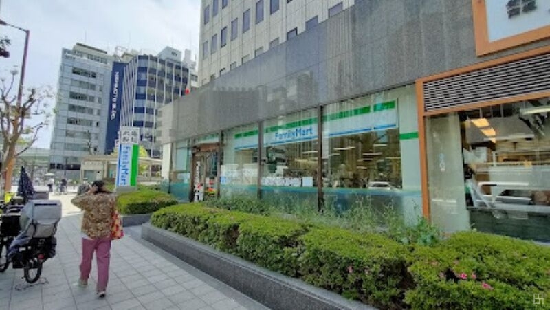 コンビニ　ファミリーマート信濃橋店（コンビニ）まで120m