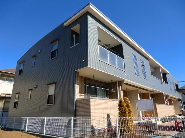 建物外観　２００８年築　スタイリッシュな外観