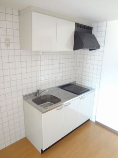 キッチン　キッチンには2口IHコンロが備え付けられております。